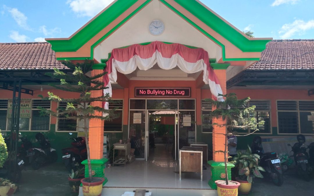 Halaman depan SMPN 1 Plandaan